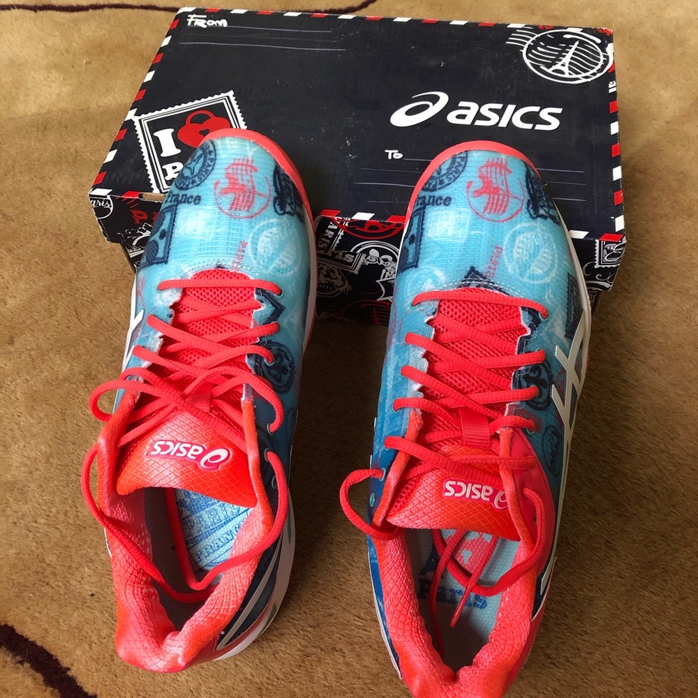 Brand New Woman ASICS tennis shoes!